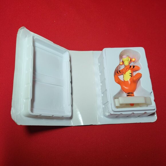 McDonalds Happy Meal Toy Tigger Disneys Winnie the Pooh Seasons of Giving Figuri - Picture 5 of 14